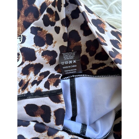 Civil Regime No Tomorrow Burning Time Sibyl Leggings
Leopard Digital Print Small - Picture 10 of 10